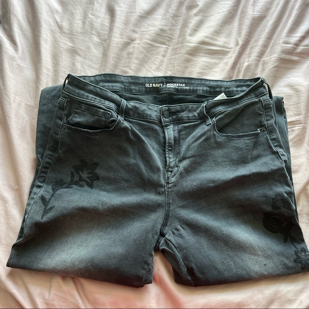 Old Navy Rockstar Skinny Jeans — 14